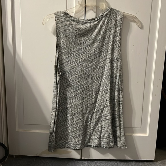 GAP tank top - Picture 2 of 2
